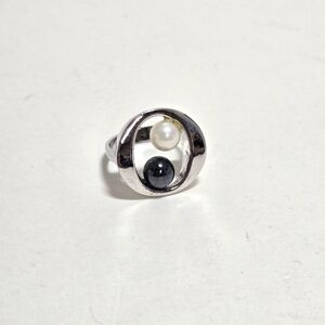 Genuine White and Black Pearl Ring Size 4.25 Dainty No Marks Silver Tone Band
